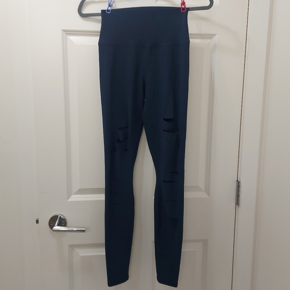 ALO Ripped Warrior leggings - Picture 4 of 9